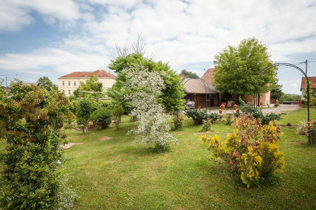 Apartment Tomasevic Slunj Exterior foto
